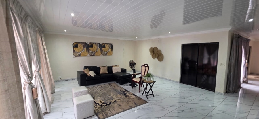 3 Bedroom Property for Sale in La Hoff North West